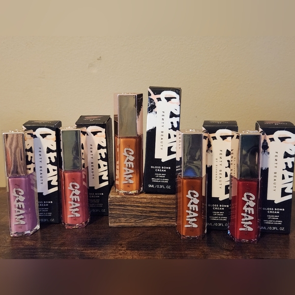FENTY BEAUTY GLOSS BOMB LIP CREAM - Picture 1 of 15